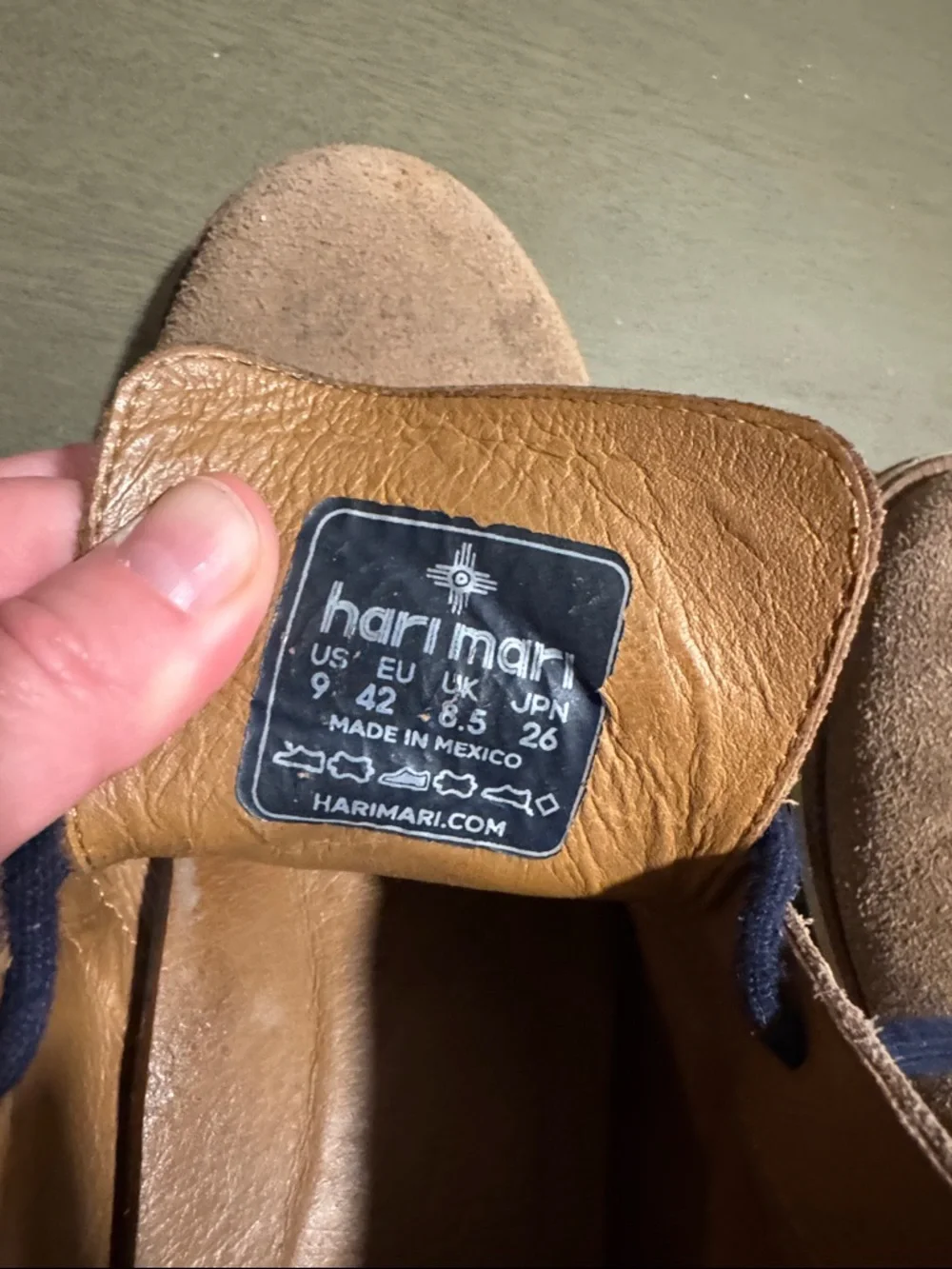 Hari Mari Men's Suede Chukka Boots in Taupe with Navy Laces size 9